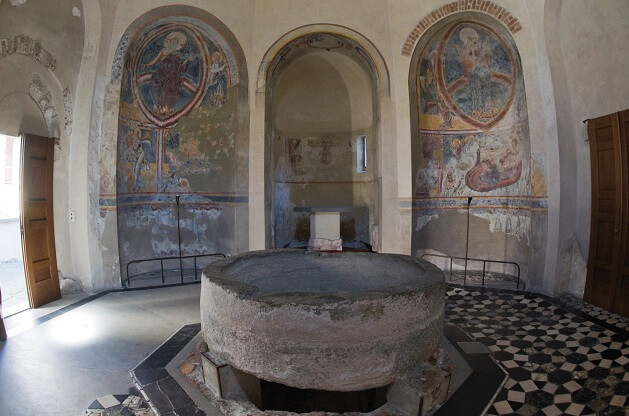 kurmann baptisterium